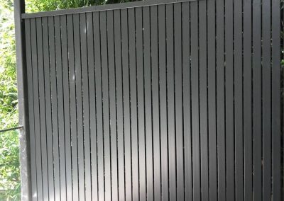 Aluminium screens - Contemporary Stainless Steel